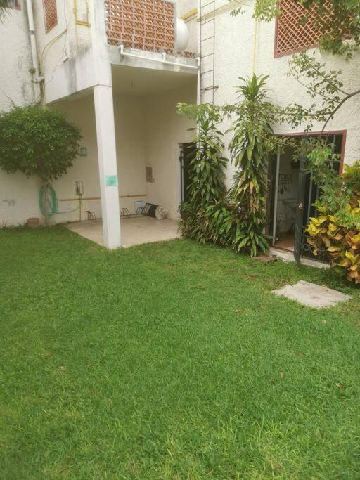 Comfortable And Central Cancun Apartment Exterior photo